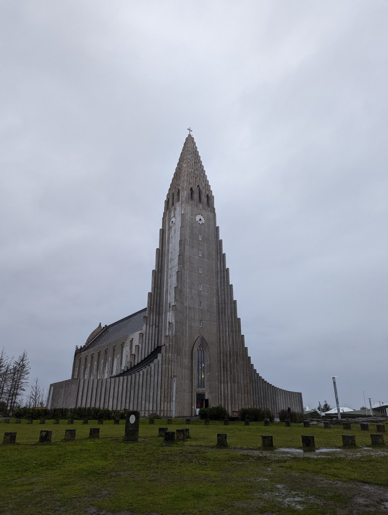 Hallgrimskirkja in Reykjavik, Iceland on cloudy day.